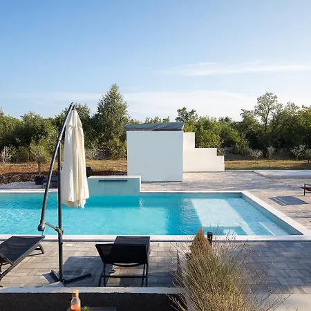 Villa Istriacation *